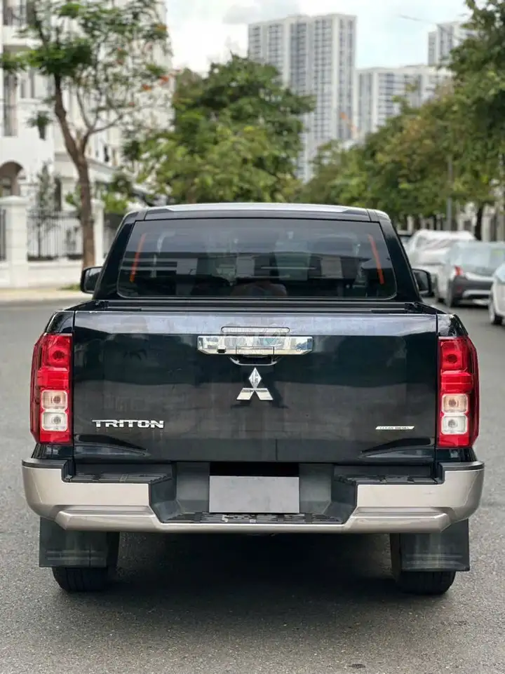 Mitsubishi Triton GLX 2.5AT 4x2 2024 Черный