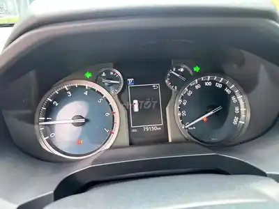 Toyota Prado 2019 белый 80000 km