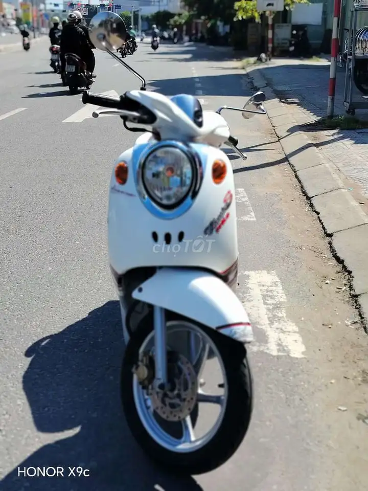 Yamaha Classico 2010 белый, красный