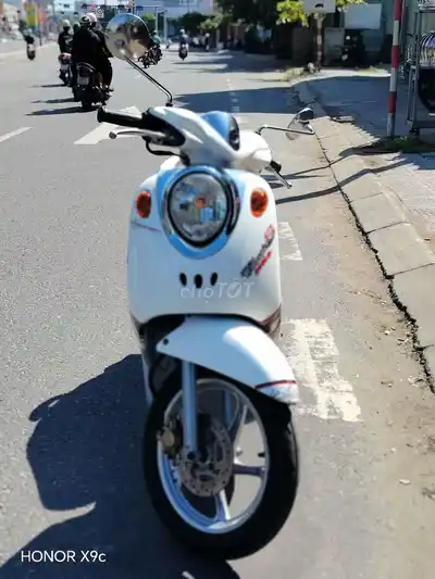 Yamaha Classico 2010 белый, красный
