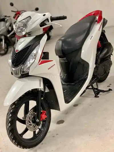 Honda Vision 2019, белый с красным, Smart Key, в отличном состоянии