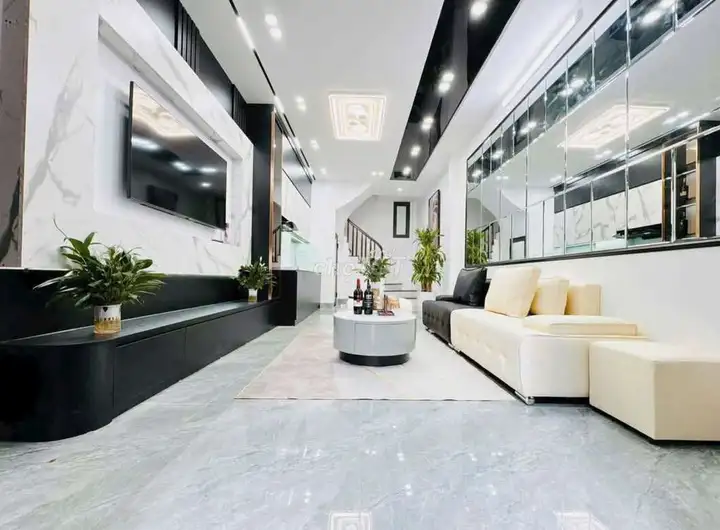 Дом в Кхюанг Труонг, Тхань Сюань, 33 м², 4 этажа, 4 спальни