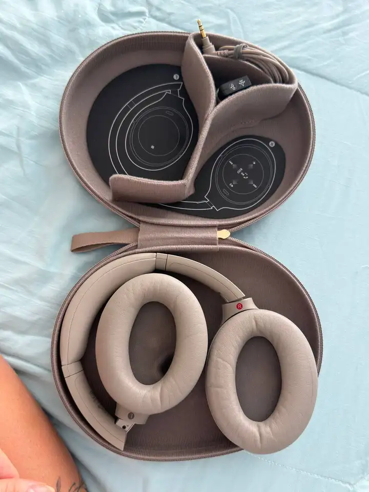 Наушники Sony WH-1000XM4 Silver