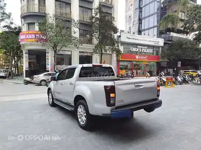 Isuzu Dmax 2018 автомат серебристый