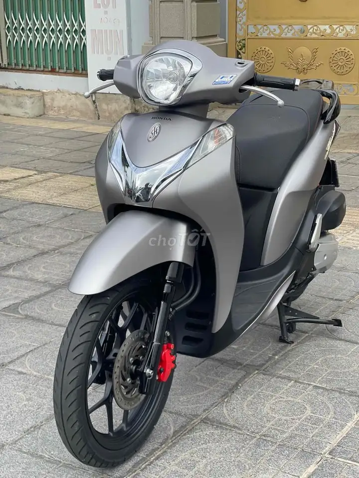 Honda SH Mode 2017 серебристо-серый матовый