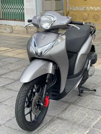 Honda SH Mode 2017 серебристо-серый матовый
