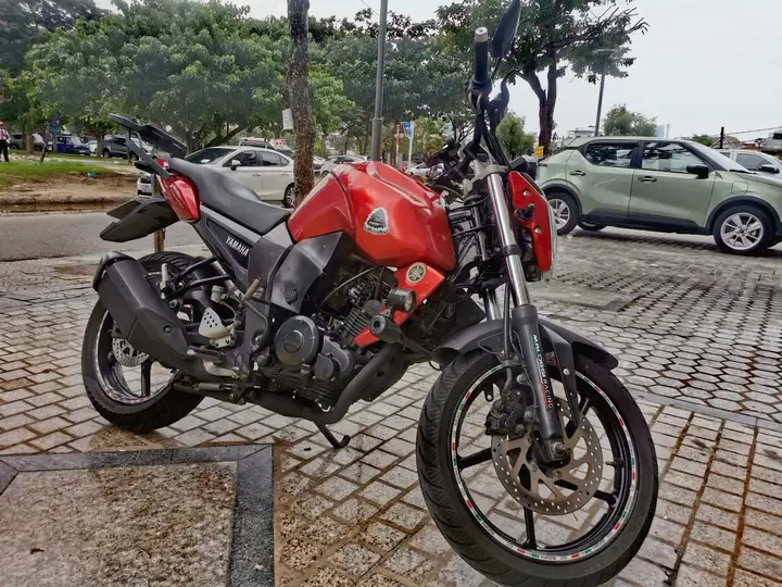 Yamaha FZ-S