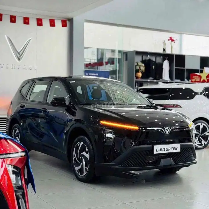 VinFast LIMO GREEN Белый (Авто в наличии, быстрая выдача)