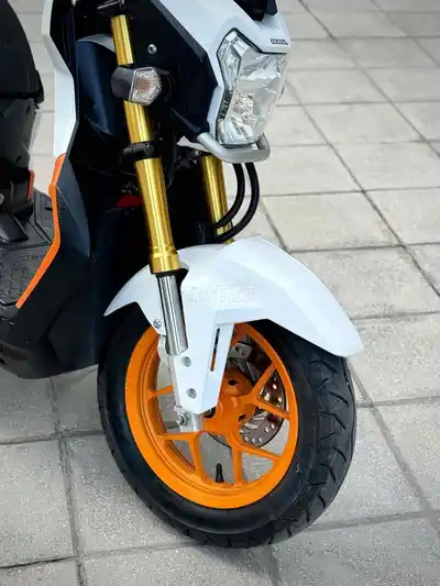 Honda Zoomer X 2018 Бело-оранжевый Стильный 29D2