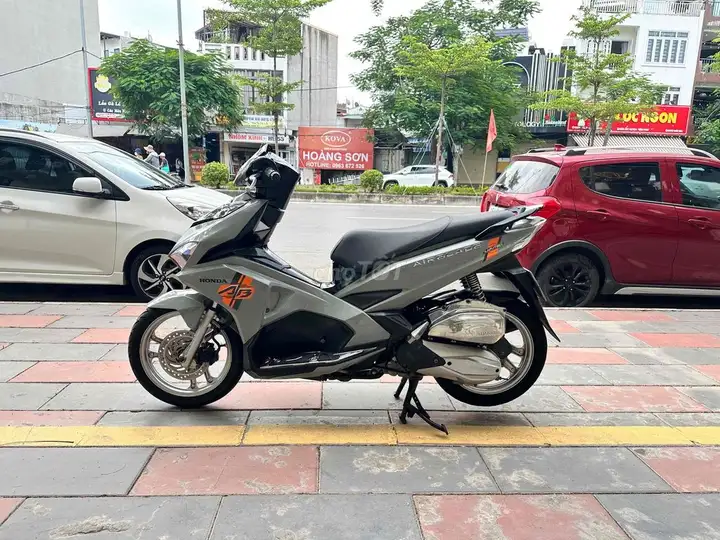Honda Air Blade 2016, серый, отличный номер, идеальное состояние