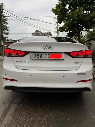 Hyundai Elantra 2018 Белая автоматическая
