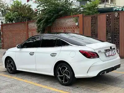 MG MG5 Роскошь 2022 Белая