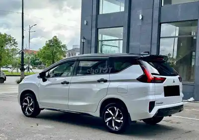 Mitsubishi Xpander 2022 Premium белый