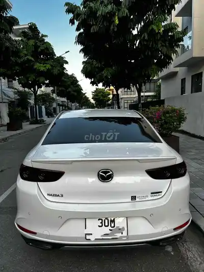 Mazda Mazda3 Luxury 2024 белый 17 000 км