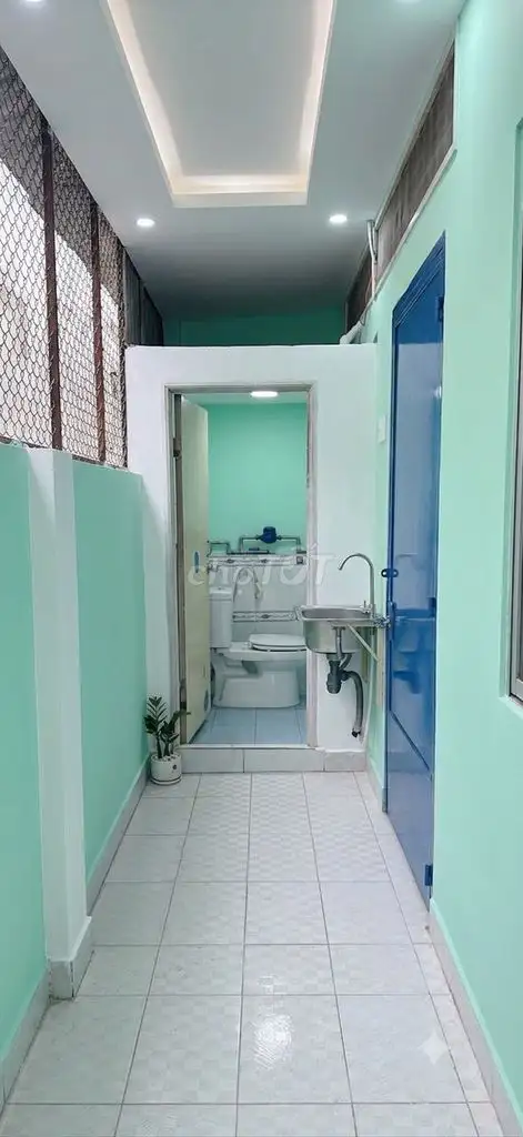 Действующий арендный дом с большим земельным участком