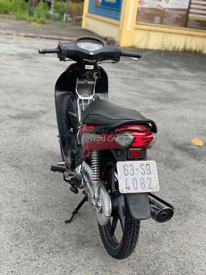 Honda Future II 2005 красный