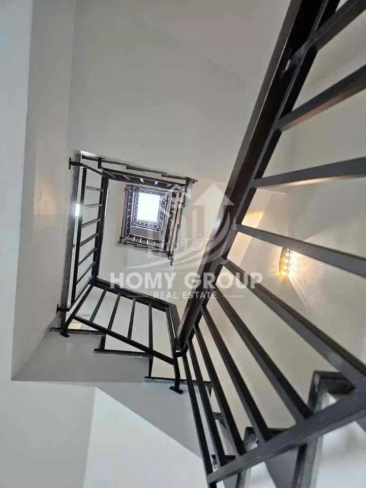 Новый дом с полной мебелью, 200 м², ул. 12, Хюэ Бинь Пхо, мост Винь Бинь