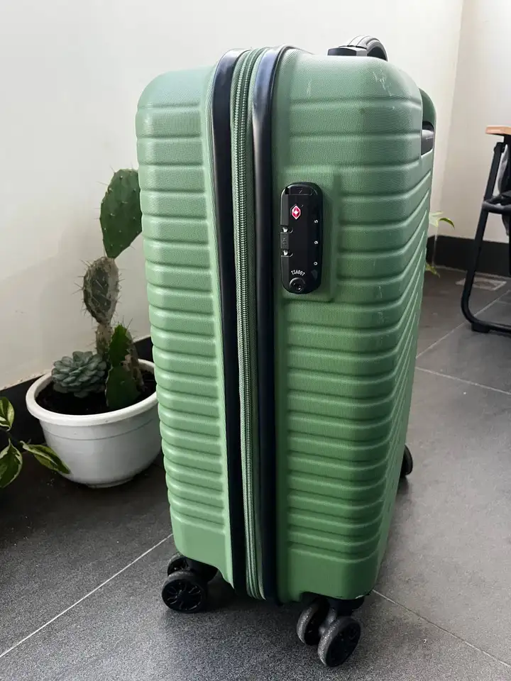 Чемодан Roncato 55×40×20 см