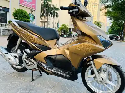 Honda Air Blade золотисто-бронзовый 125cc 2019 номера Ханоя