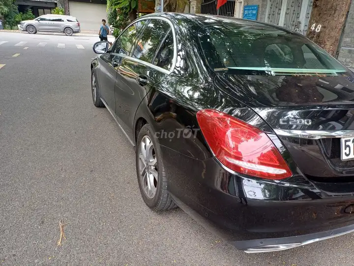 Mercedes-Benz C200 2018 черный, 50 000 км, состояние 95%