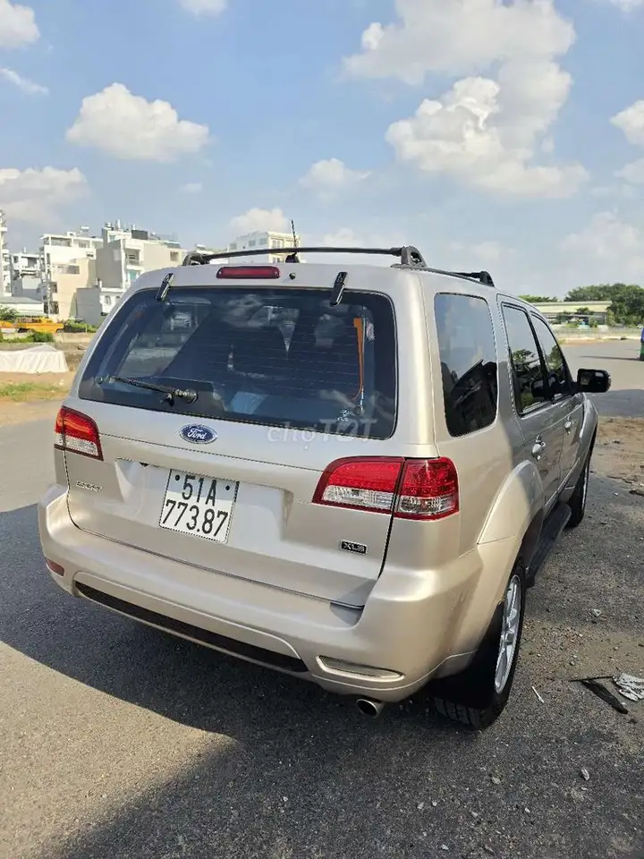 Ford Escape 2.3 2010 серебристый