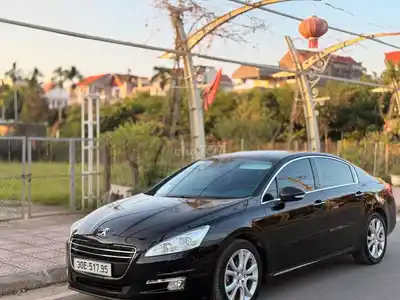 Peugeot 508, черный, 5 мест