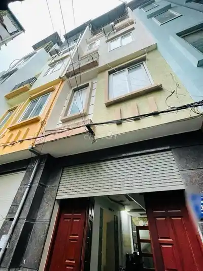 Аренда дома 42 кв.м, 5 этажей, в переулке Йен Хоа, Кау Зяй