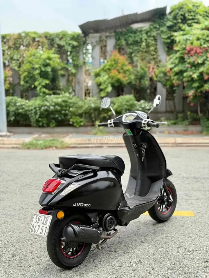 Скутер Vespa 50cc 2022