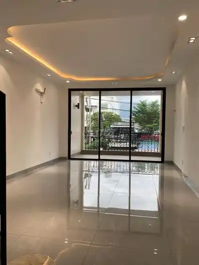 MT NGUYEN КРАСИВАЯ ВИТРИННАЯ КВАРТИРА В ОЖИВЛЕННОМ РАЙОНЕ РЯДОМ С ГО-ВАПОМ