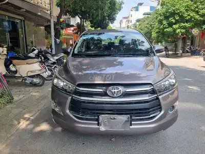 Toyota Innova 2018 автомат коричневый велюр