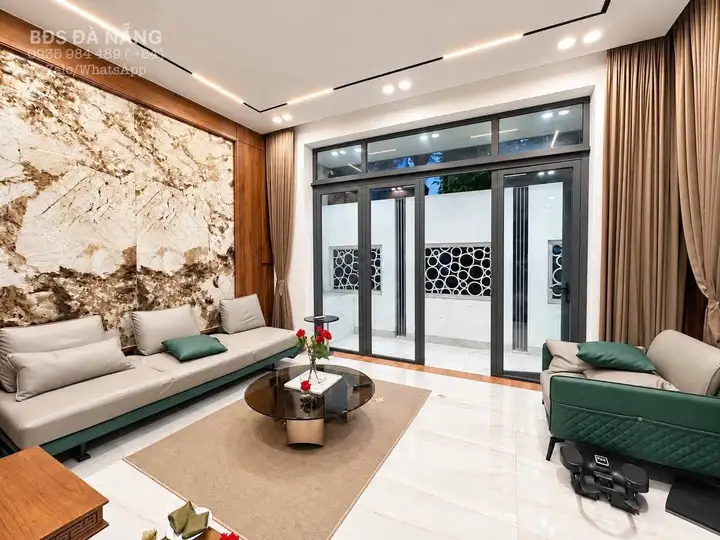 Дом 3 этажа, 3 спальни, 170 м²