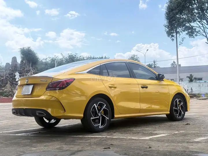 MG MG5 Lux 2022 Желтый 60 тыс. км