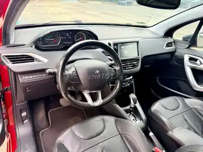 Peugeot 1.6 AT 2015 Импортный автомобиль красный