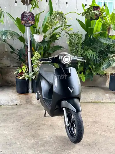 Электроскутер VinFast Evo 200, черный