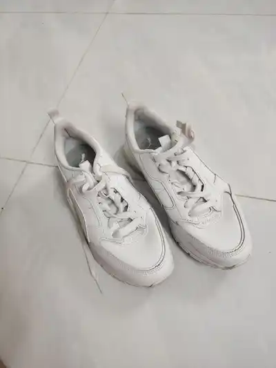 Скейт, кроссовки Puma, джинсы Befree, зонтики, коврик для йоги, надувные круги
