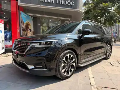 KIA Carnival Signature 2023 Черный Вьетнам