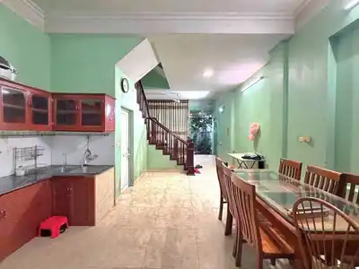 Дом в Фук Лой, подъезд для машины, 4 спальни, с мебелью