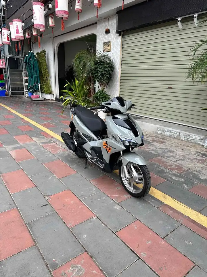 Honda Air Blade 2016, серый, отличный номер, идеальное состояние