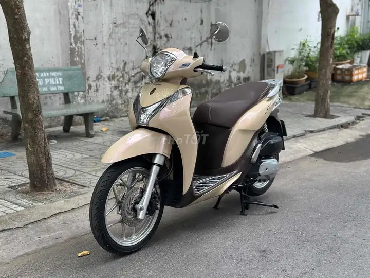 Срочно продам Honda SH mode 2015 BSTP, хозяин