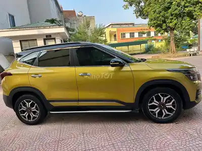 Kia Seltos Роскошный 2020, золото