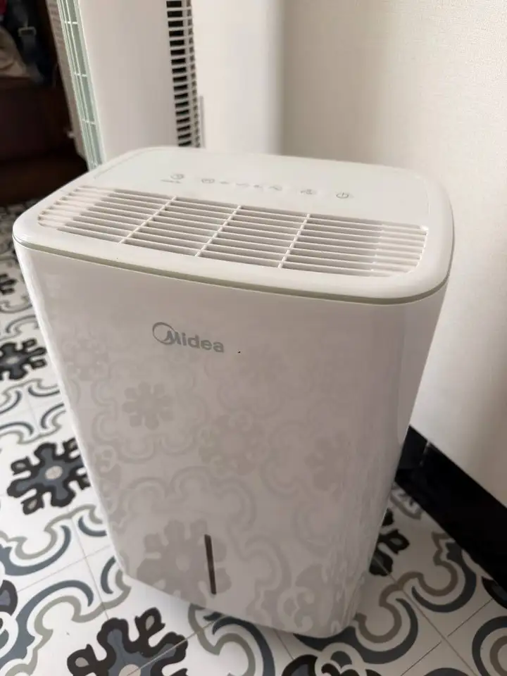 Осушитель воздуха Midea MDD01-12DEN7