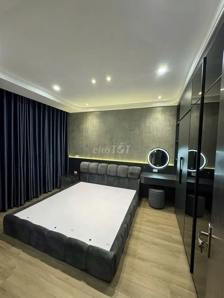 Nhà 40m2 gần phố Hồng Tiến, Bồ Đề, 8 tỷ