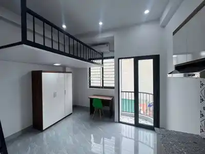 Комната с антресолью в переулке 83 Тан Триеу, мебель