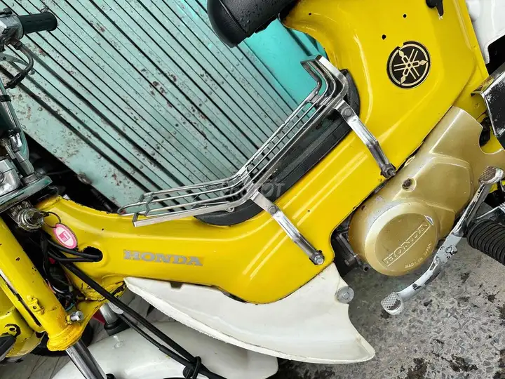 Honda Chaly 50cc для школьников с хошиминскими номерами