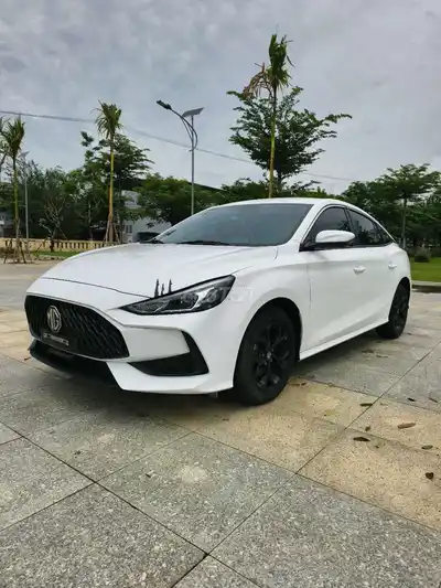 MG MG5 std 2024 белый 39.000 км