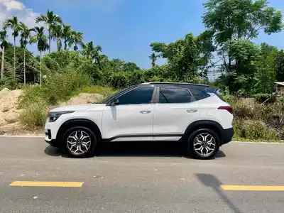 Kia Seltos Luxury 1.4 Turbo 2021 Белый 85000 км