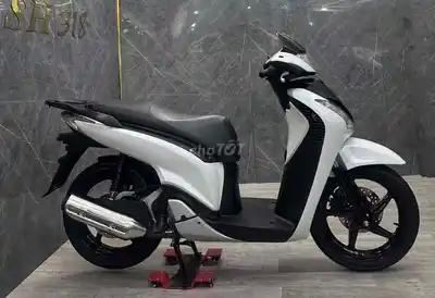 Honda SH 125i 2012 белый-чёрный, полностью оригинал