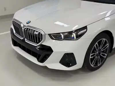 BMW 5 Series 530i M Sport 2026 - 2 Тыл 981 Трио