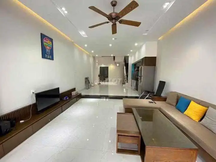 Участок 100м² | Пл. 300м² | 3 этажа