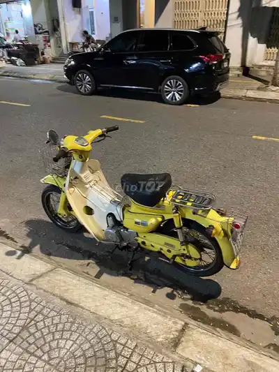 Мопед Honda Cub 50 желтый